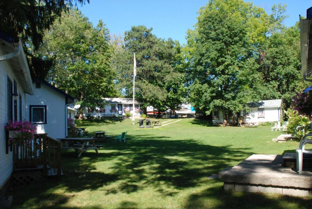Bayfield River Cottage Colony Inc Bluewater エクステリア 写真